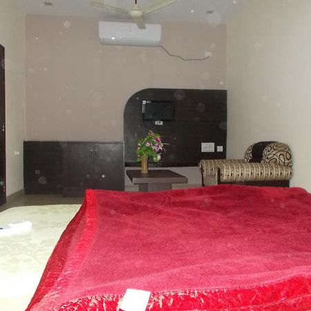 Hotel Rudraksh Virani Luaran gambar