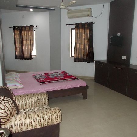 Hotel Rudraksh Virani Luaran gambar