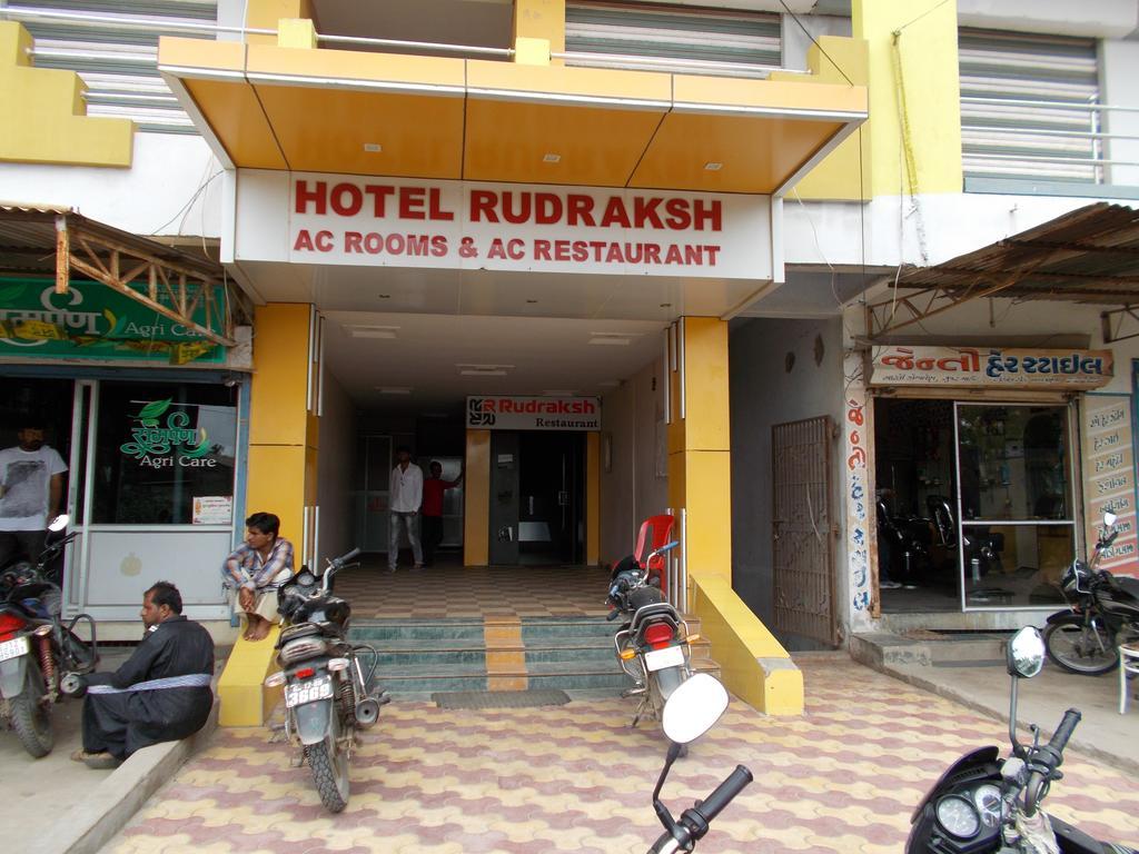 Hotel Rudraksh Virani Luaran gambar