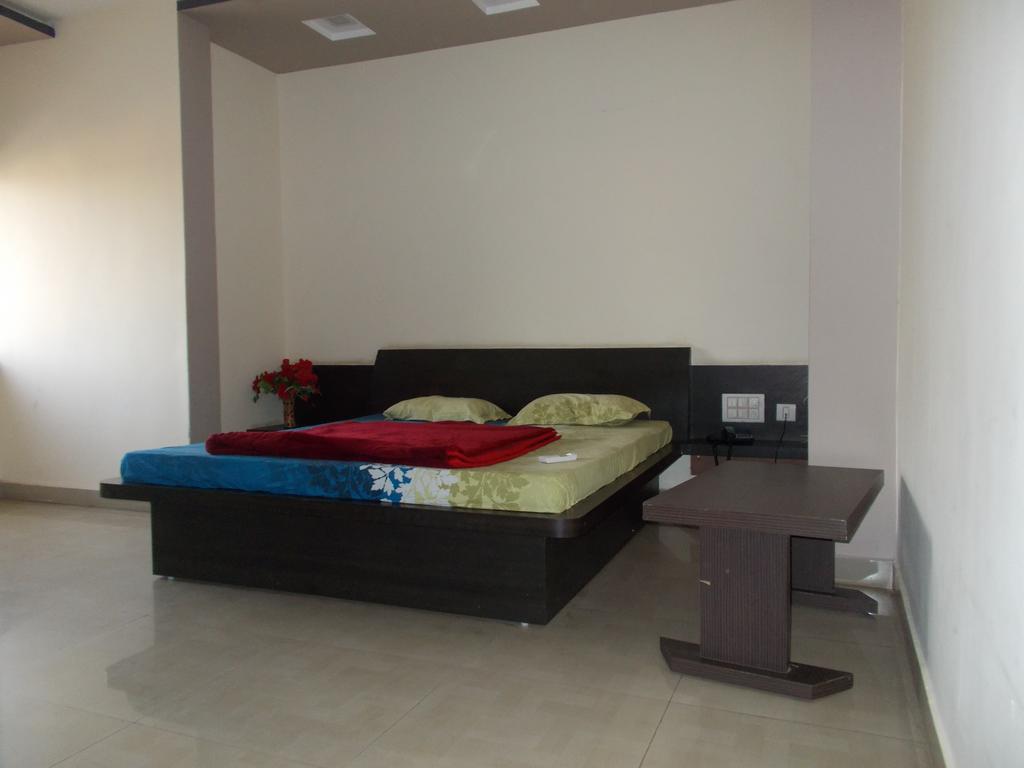 Hotel Rudraksh Virani Luaran gambar