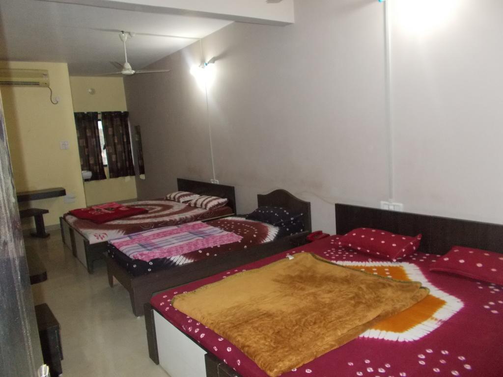 Hotel Rudraksh Virani Luaran gambar