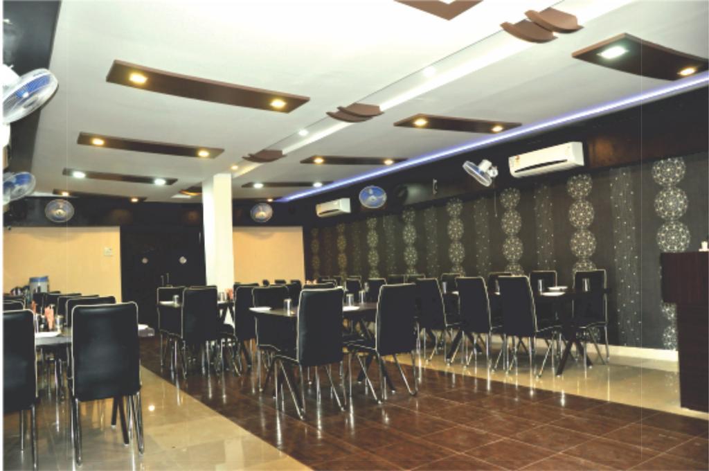 Hotel Rudraksh Virani Luaran gambar
